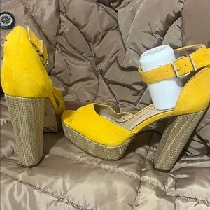 Jessica Simpson Yellow Platform Sandals